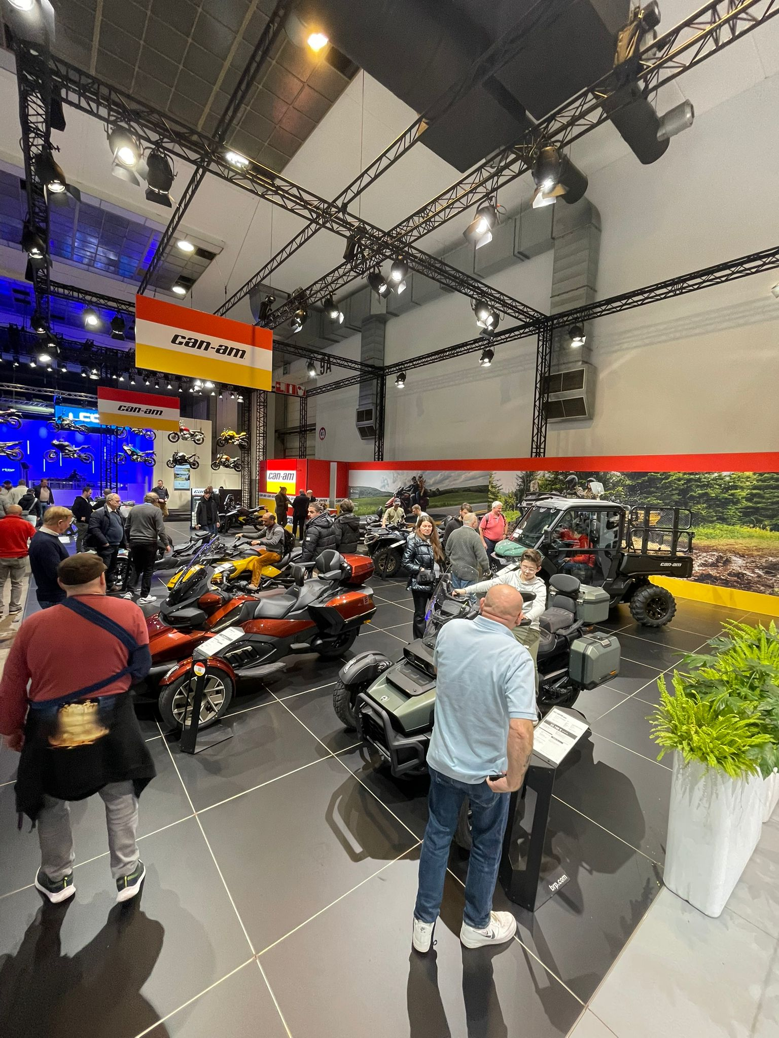 e7a283c9-e975-4583-8a60-3649e4c7ae74