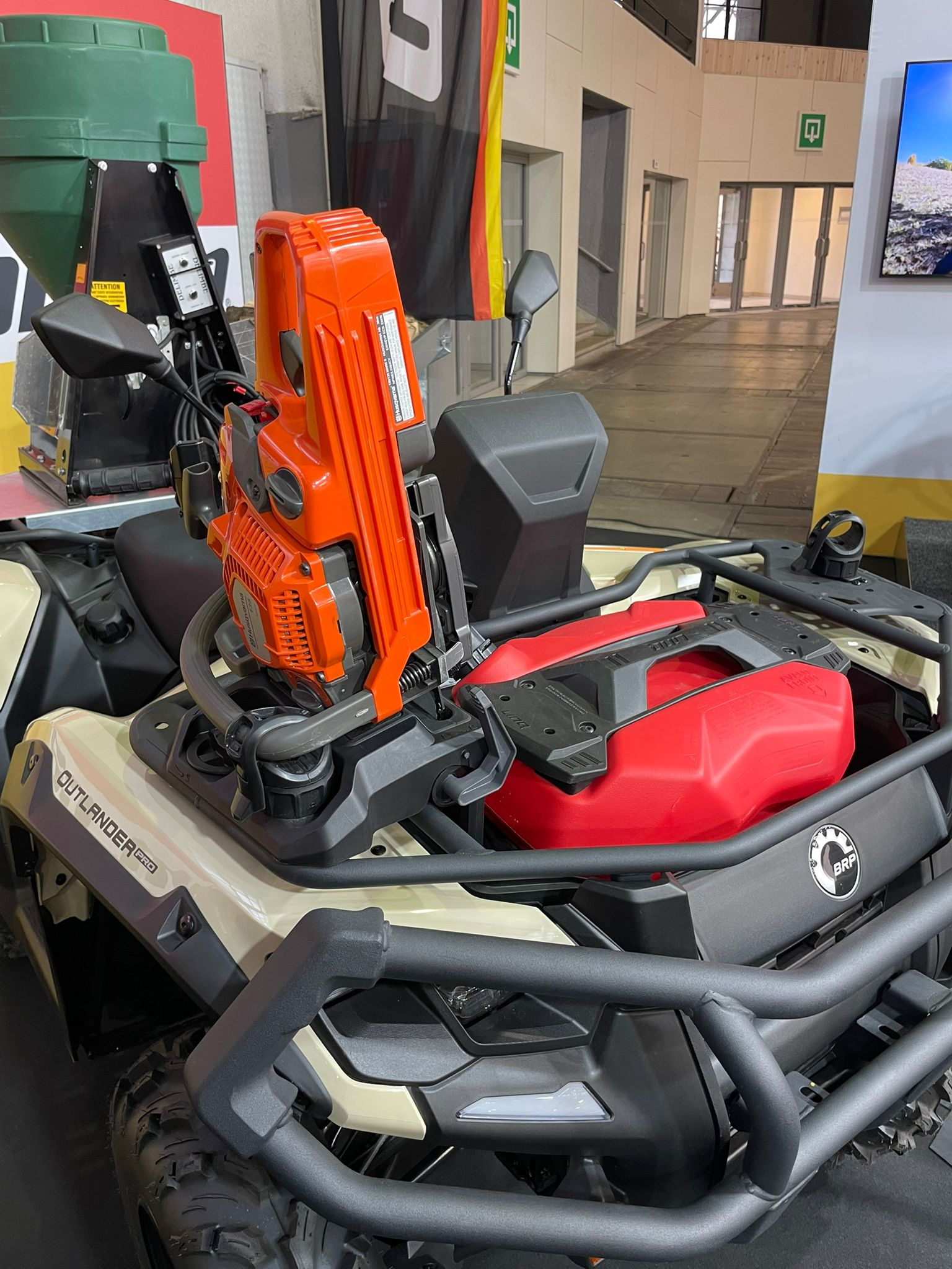 e8ceb460-bcfb-49bd-8bb5-3a4c5a397949