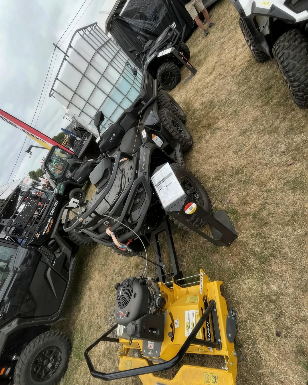 Véhicules Can-Am équipements agricoles Libramont