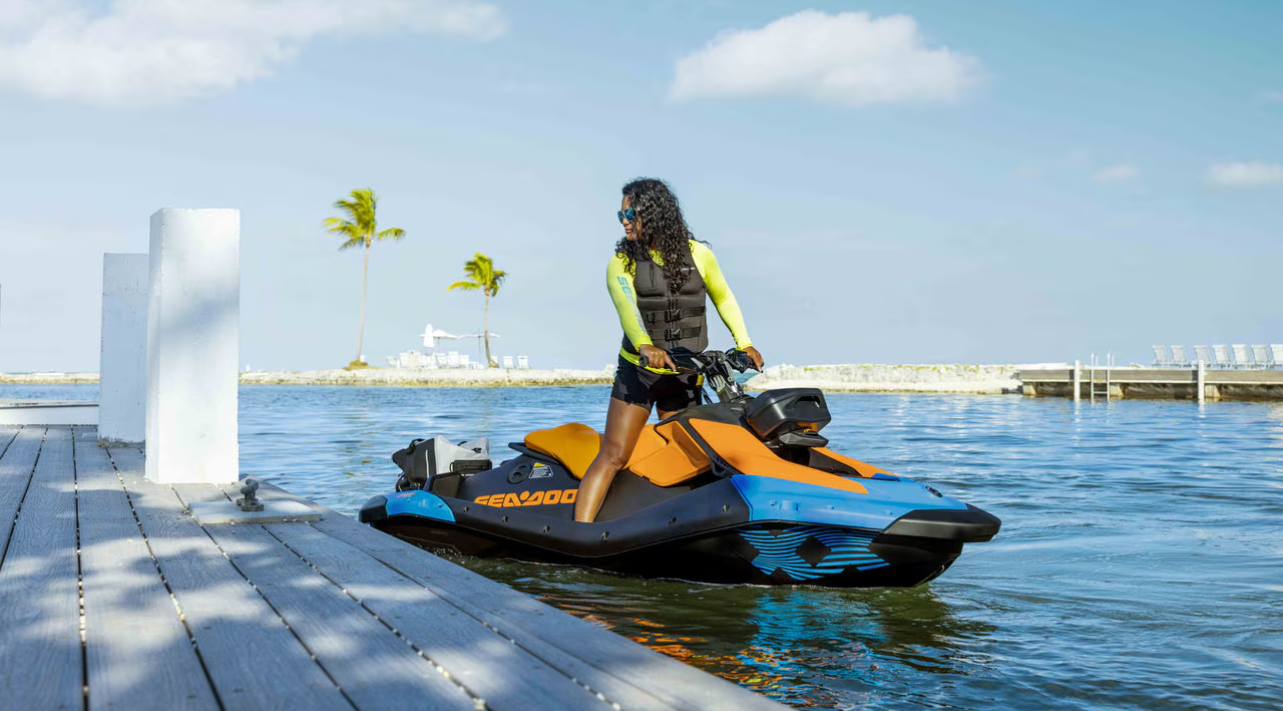 Alignement de Can-Am à trois roues exposés chez Jetspirit en région liégeoise